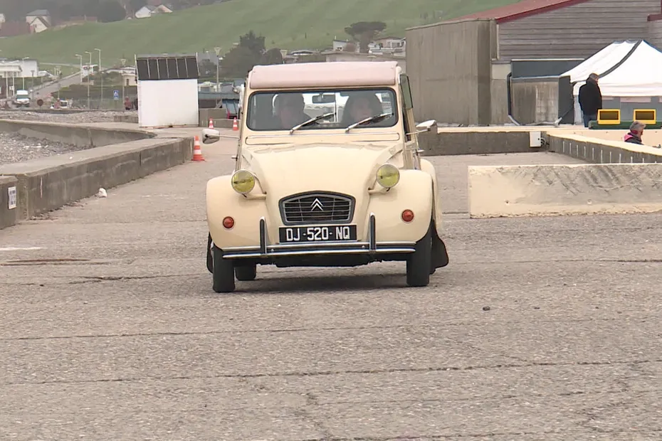 Balade insolite sur la côte d’Albâtre en 2cv